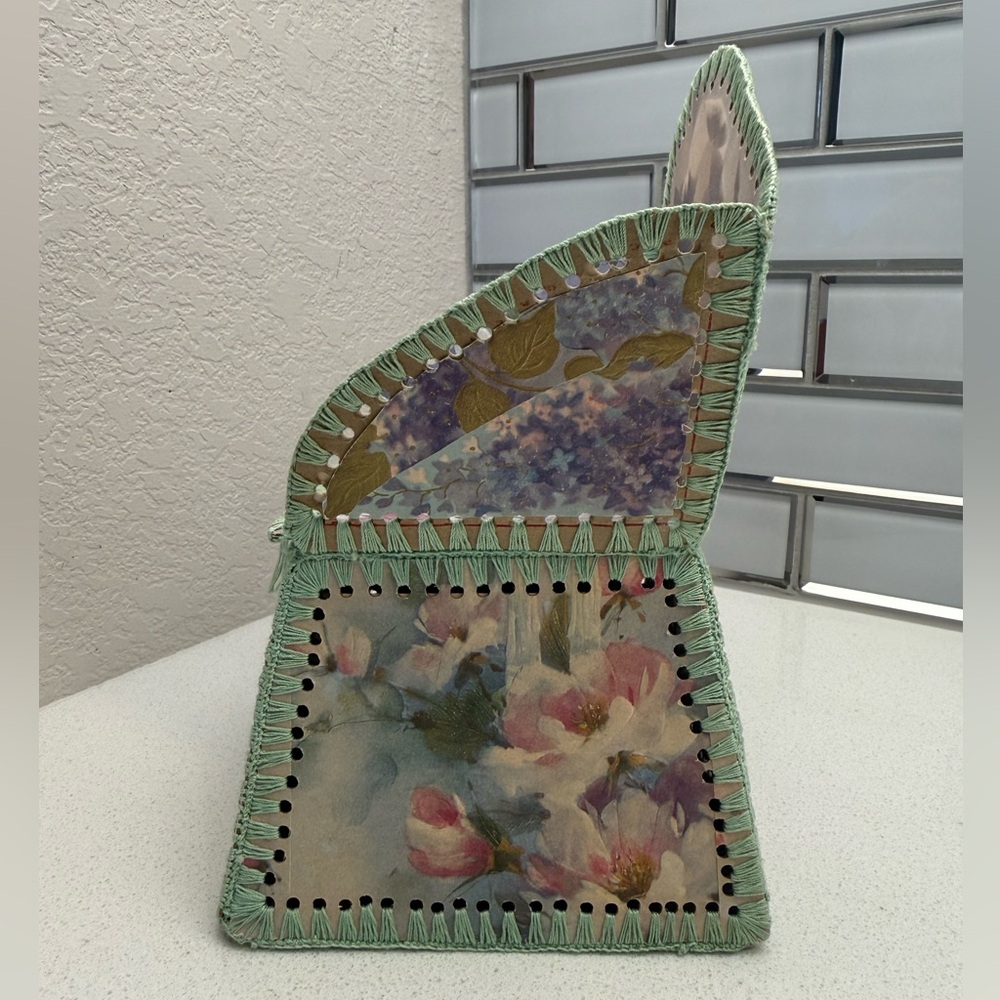 Vintage Handmaid Crocheted Greeting Card Sewing Basket Trinket Box Floral Chair - Picture 8 of 15